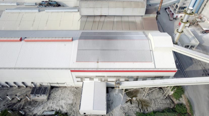 Nave industrial con una solución eficiente ante el calor